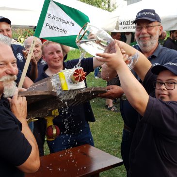 Laubholen 2019: Pascal Obertrifter ersteigert den Jubiläumsvogel