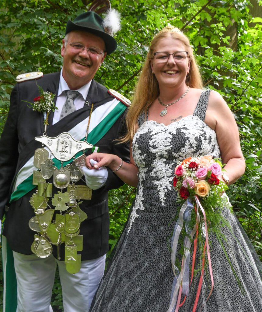 32503349 das neue werler koenigspaar thorsten und sylvia bolle pbbg
